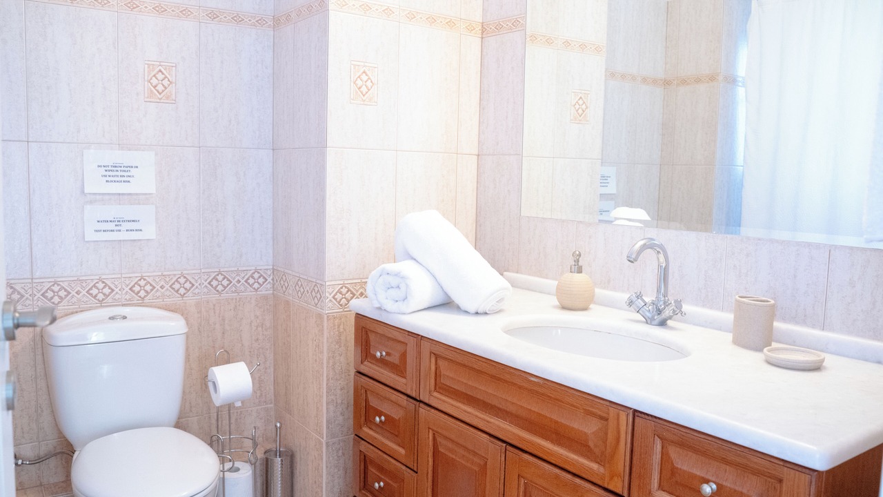 Photo of Bathroom in Ampelokipoi