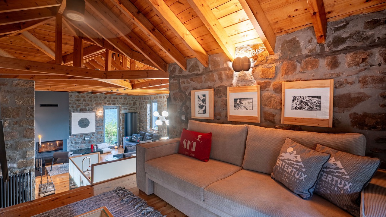 Photo of Livingroom in Karpenisi