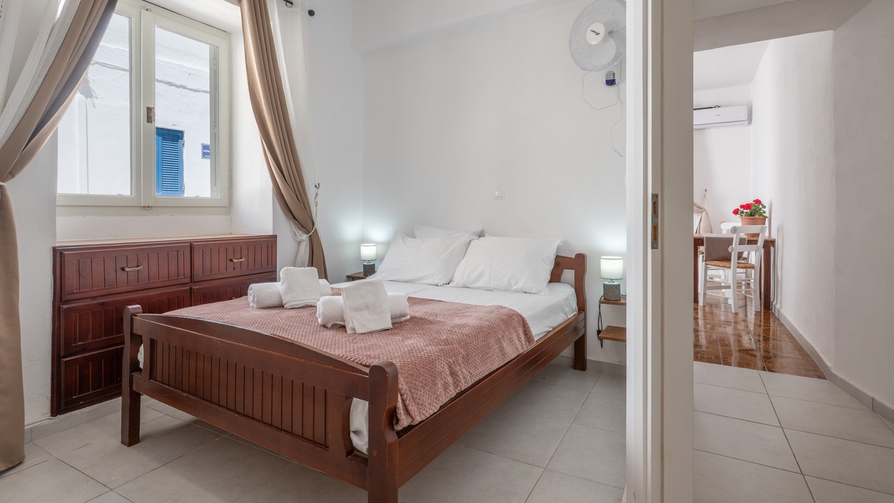 Photo of Bedroom in Mirtos