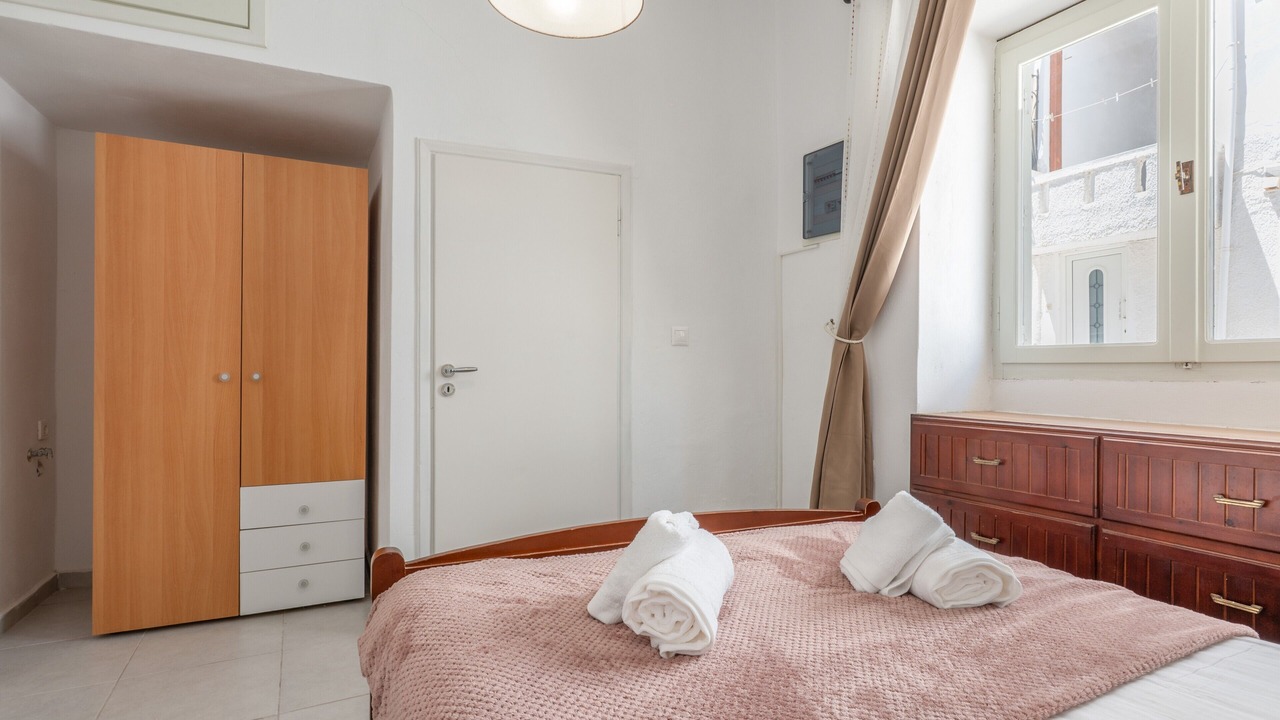 Photo of Bedroom in Mirtos