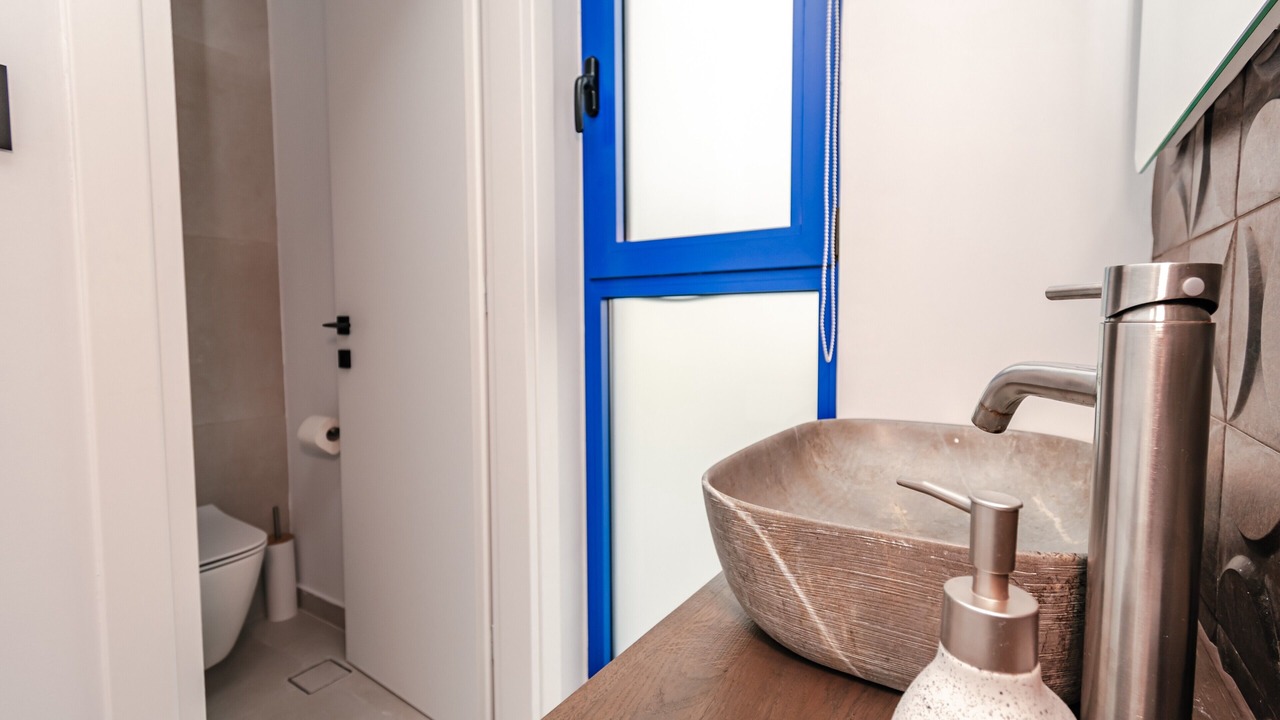 Photo of Bathroom in Vromonerion