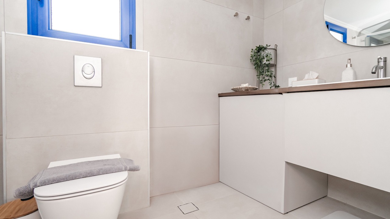 Photo of Bathroom in Vromonerion