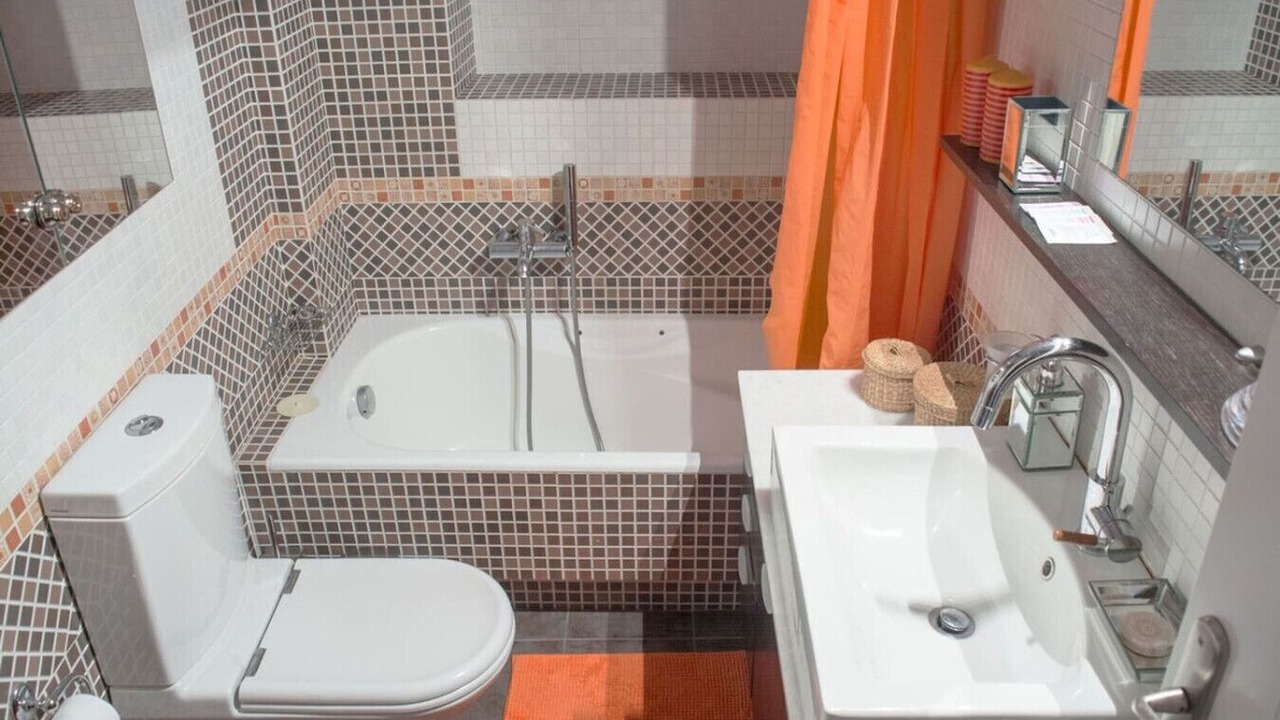 Photo of Bathroom in Galatsi