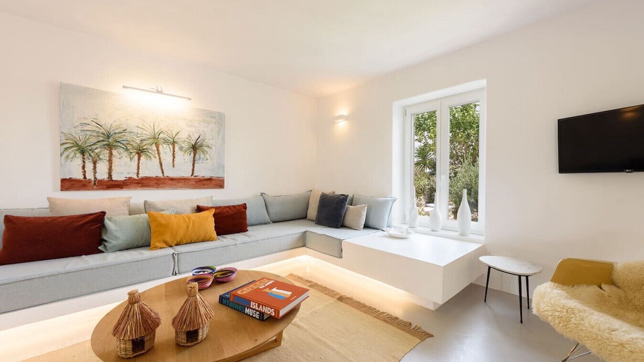 Photo of Livingroom in Nea Cryssi Akti