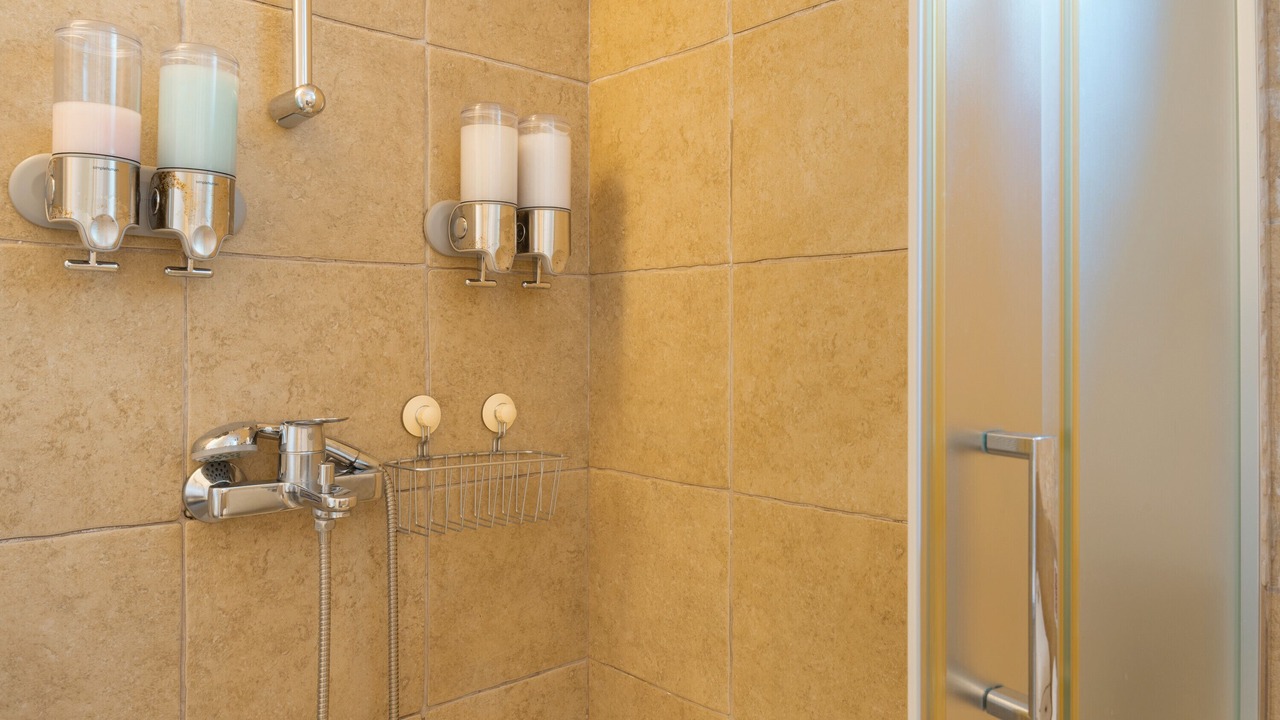 Photo of Bathroom in Pedi