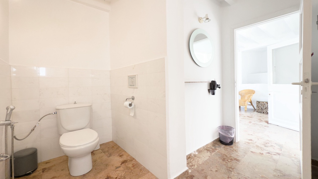Photo of Bathroom in Tourlos