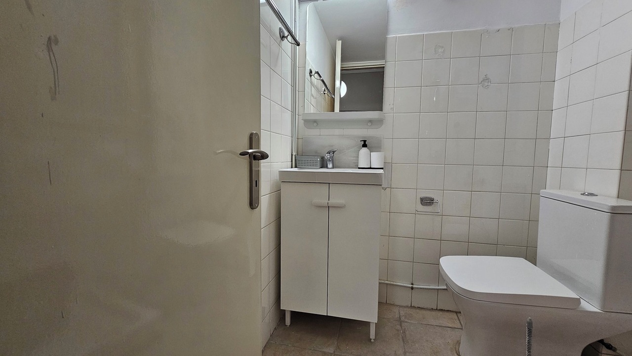 Photo of Bathroom in Neapoli