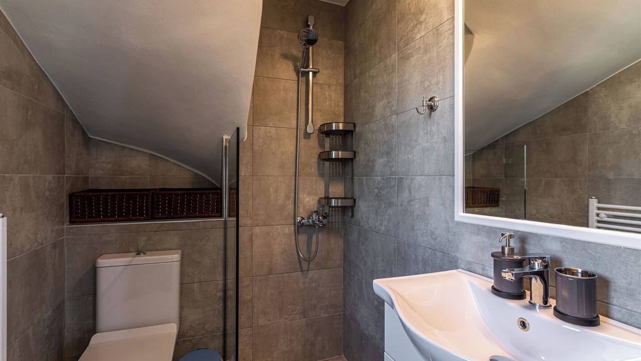 Photo of Bathroom in Lefktron