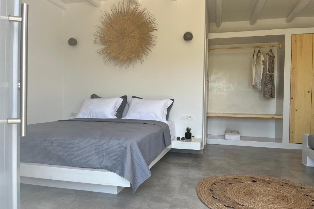 Photo of Bedroom in Ios Town