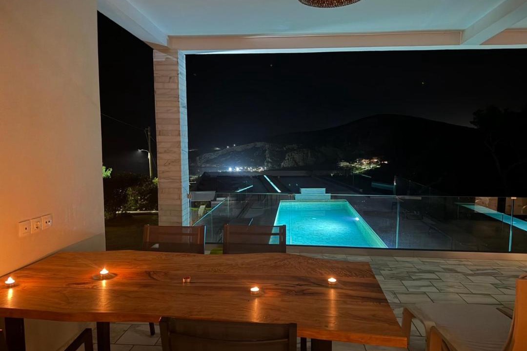 Photo of Patio Balcony in Kaki Thalassa