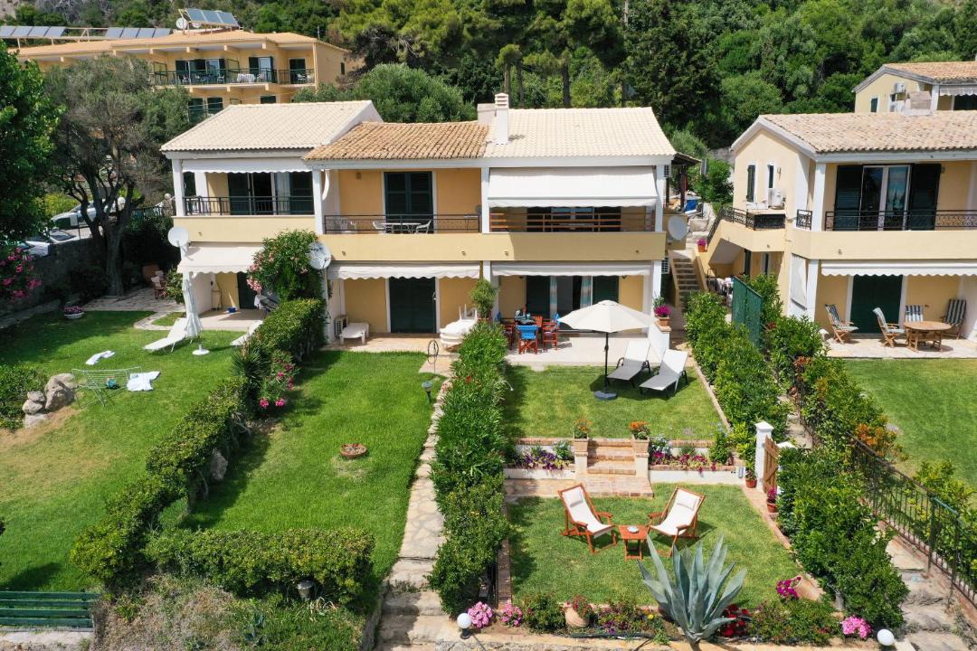 Photo of Others in Parelia