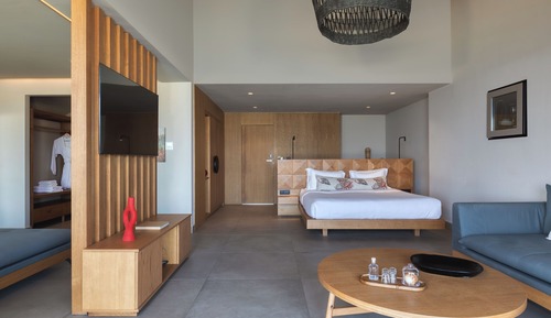 Ruby Executive Suite with Outdoor Heated Plunge Pool & Hydromassage - Sea View