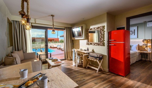 Platinum Two Bedroom Suite Outdoor Jacuzzi & Private Pool