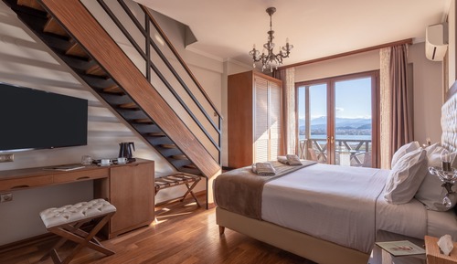 Superior Two Floor Suite Panoramic Lake View