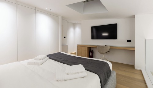 Exclusive Duplex, Non Smoking, City View