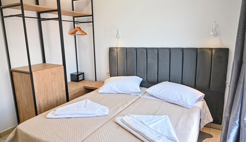 Standard Triple Room, Patio, Sea View