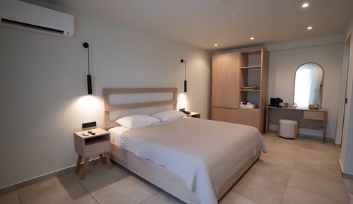 Deluxe Double Room, Terrace, Pool View
