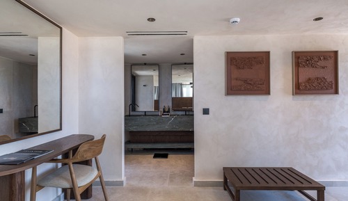 Deluxe Suite Seafront