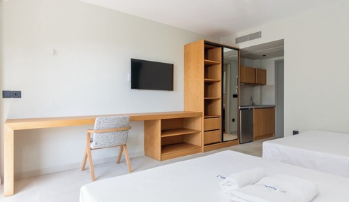 Junior Room, 2 Queen Beds, Patio