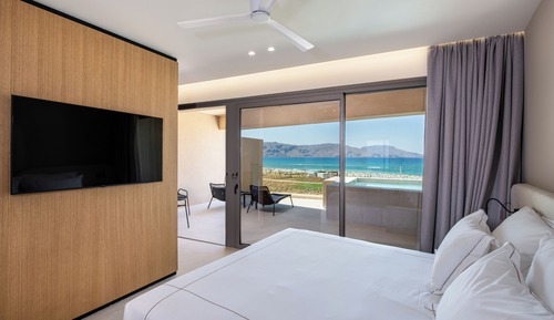 Infinity Suite Swim Up Sea View