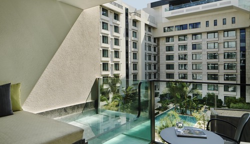 1 King Bed Pool Deluxe