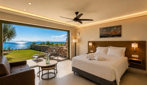 Deluxe suite sharing pool