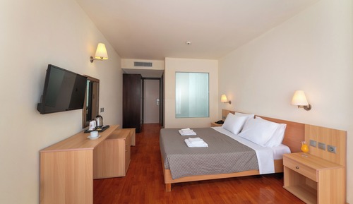 Comfort Double Room (Pool and Sea View)