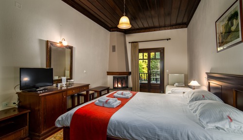 Classic Triple Room, Fireplace, Ground Floor