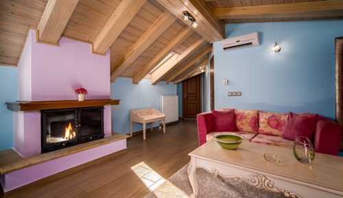 Junior Loft, Jetted Tub