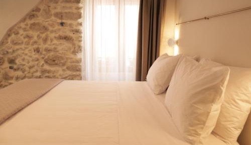 Two-Bedroom Deluxe Apartment