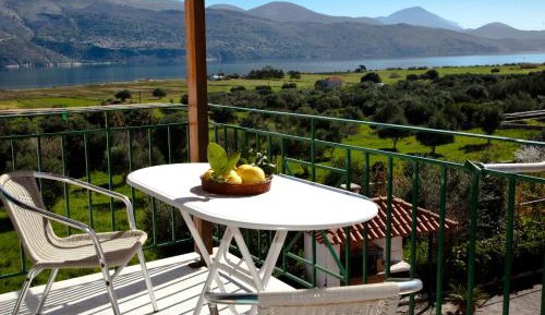 One-Bedroom Apartment with Sea View (3 Adults)