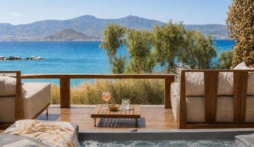 Sea View Meditation Suite with outdoor hot tub & day bed 