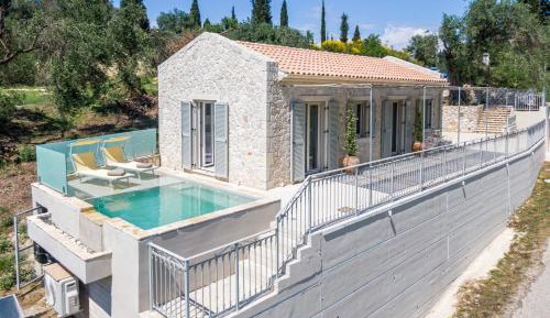 Villa with Garden View