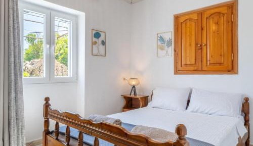 Two-Bedroom Deluxe Apartment with Ocean View