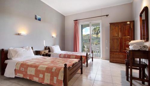 Two-Bedroom Deluxe Apartment with Garden View