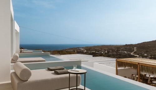 Suite with Sea View and Individual Pool