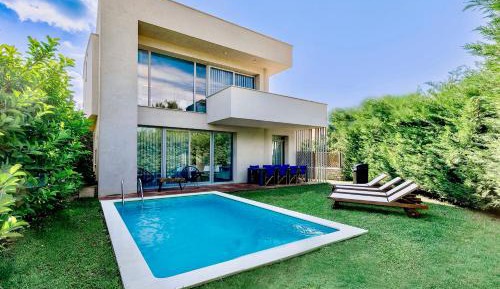 Villa with Private Pool