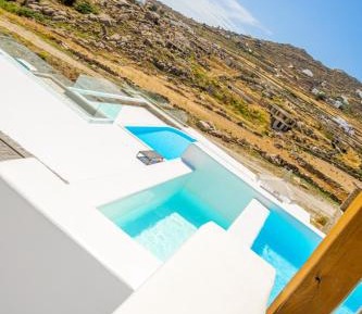 Executive Suites with Private Pool and two terraces