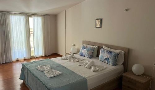Two-Bedroom Apartment with Balcony and Sea View - Annex