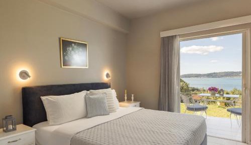 Double or Twin Room with Sea View