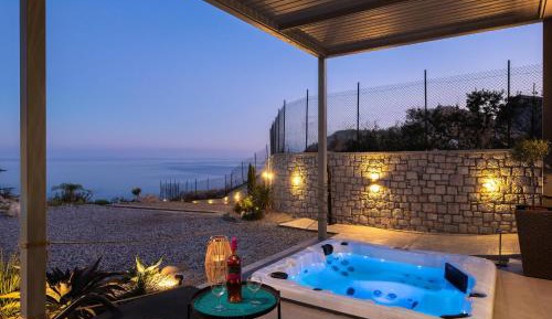 Aquamarine Luxury Suite ground floor