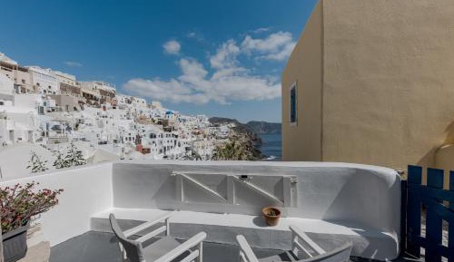  Just Blue House with Dome terrace