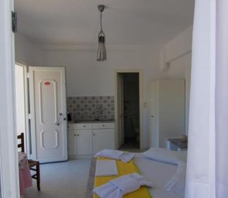 Studio (2 Adults)