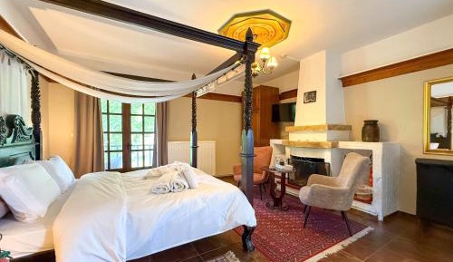 Deluxe Suite with Spa Bath