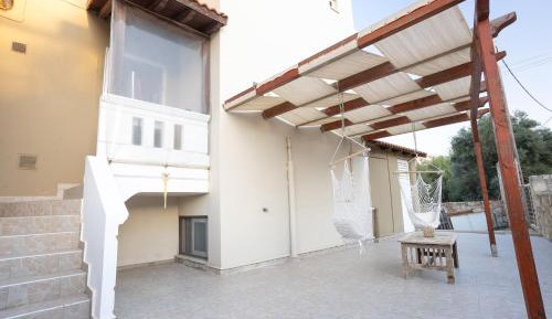 Four-Bedroom Apartment with Balcony 