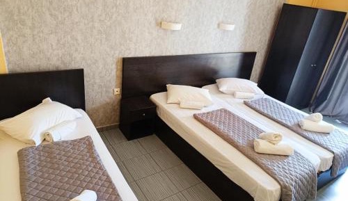 Economy Triple Room