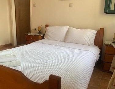 One-Bedroom Apartment with View
