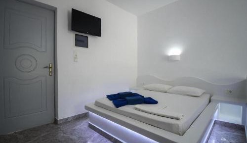 Deluxe Studio