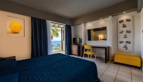 Double or Twin Room Sea View