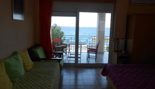 Studio (2 Adults)